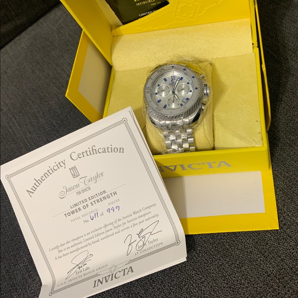 SOLD NWT Men’s INVICTA watch